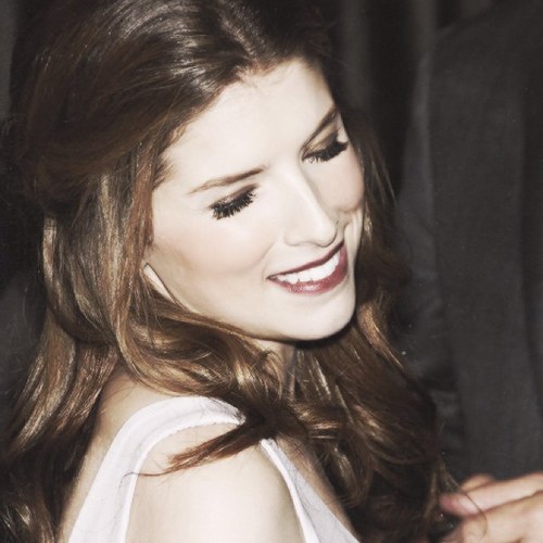 glimmeringfake's profile picture. how you likin' dem apples now?