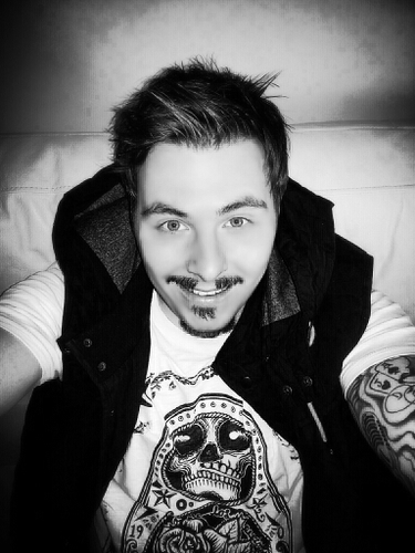 shoottothrill_'s profile picture. i'll follow back if your not a twatt. I love rock, metal, punk and screamo, tattoos, bodymods @thekatvond, @Megan_Massacre and @yelyahwilliams. okay