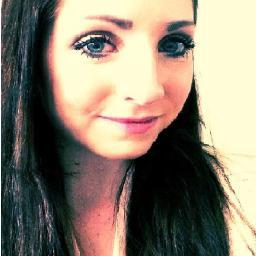 student applied gerontology / loves beauty, fashion, design and lifestyle / likes music / just be the way you are / ♥♥ my lover @ErikdeJ93