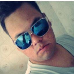 Porque quem ama nunca sabe o que ama Nem sabe porque ama, nem o que é amar Amar é a eterna inocência, E a única inocência, não pensar...
