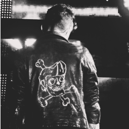 Życie to nie mp3, gdzie możesz sobie wybrać piosenkę. Życie to radio-musisz cieszyć się z tego co grają. Zayn Malik 
I'm Victoria, forever yours. ∞