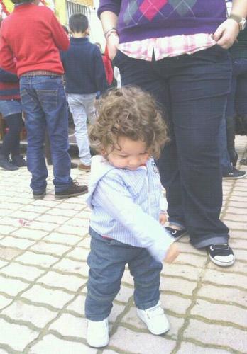 ser feliz es aser lo qe nos diga nuestro corazon sin pensar qe diran los demas !! AiTor Mii ViDa
