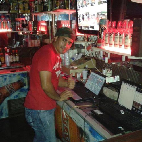 EivarCamarena's profile picture. Solo soy uno mas del monton que trato de hacer especial a las personas que confian en mi....