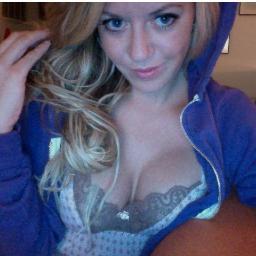 lilbonobo's profile picture. If I'm not laughing, it is probably not me. I'm really good at losing control of the food I am eating. I'm pretty funny. Pretty and funny.