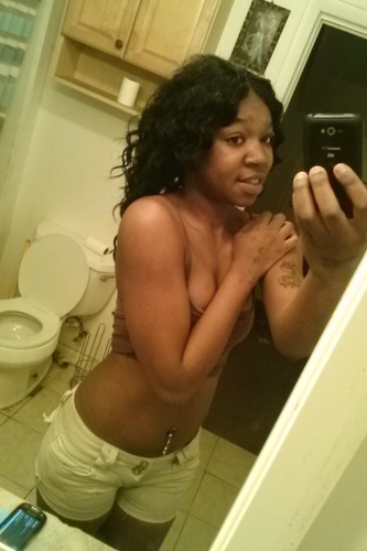 im pretty i love too sing need dance
i hate liers an i clearly can give a fuck about yo feelings & No competition
