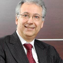 Laureato in Matematica, pensionato, passato da Dirigente in IBM, CEO di Quercia SW, Head Dipartimento Carte di UBIS (UniCredit), Consulente su Digital Payments