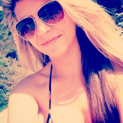 Take her to the ocean. It will be magic.