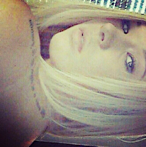 Instagram: robinaomi_