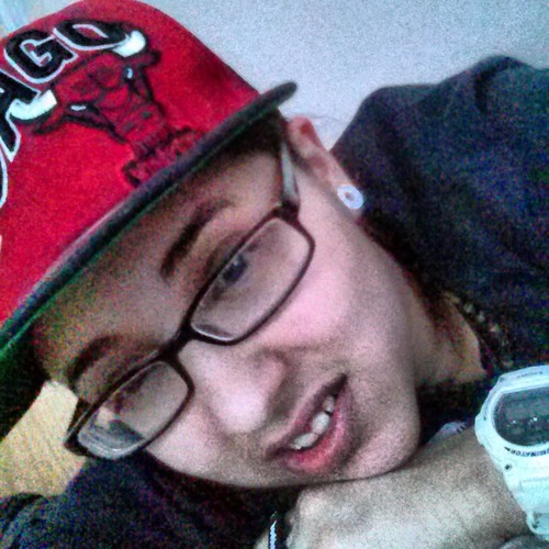 SamkiiD1's profile picture. aye yo its me :] nah but on some reals my name is samantha im 20 proud to say im lesbian im about music writing and being true follow me and ill follow you:]