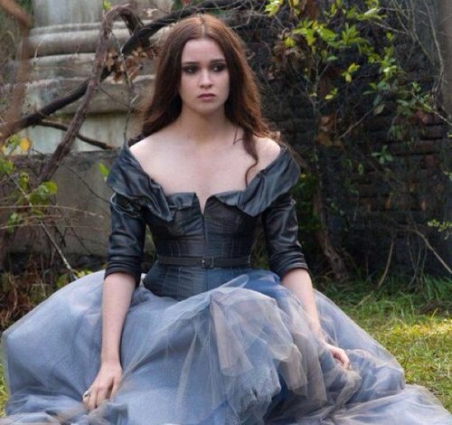 Just the beautiful witch who wants a normal life. I'm very powerful, beautiful and I fell in love with Ethan. RP+16 #TeenFictionRP
