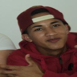 Amo ser feliz,Gosto muitto de zuar com Amigoos,sou um bom amigo,mesmo não Me conheçendo precisar de mim estou aqui Pra oque der e vir !!