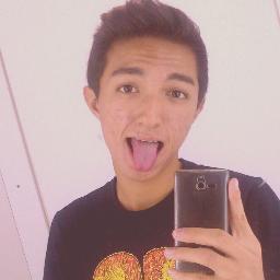 Loucura mesmo é deixar de ser feliz por ter medo do que os outros vão falar.