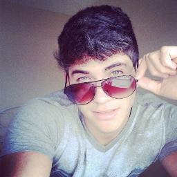 eu nao perco followers sao os followers q me perdem, bjjs http://t.co/4ECZFjhT2I ...  http://t.co/gkEYWXqE3r