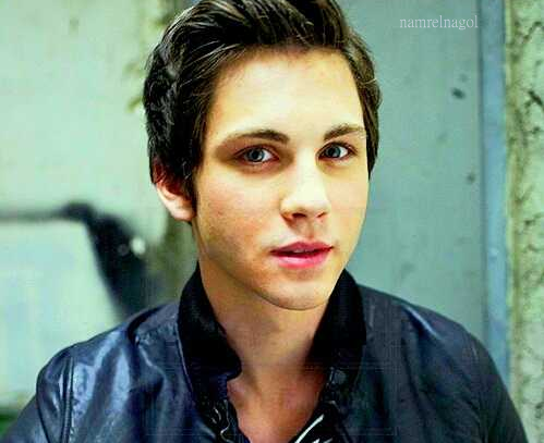 ImMrsLerman's profile picture. This is the official page where you get the #1 news about your favourite man : #LoganLerman!