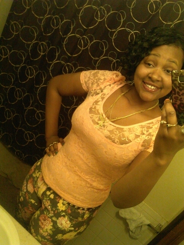 Hey Tweeps T-Dubb Here Everybody Hit Dhat Follow Button #TeamFollow Back.,Everybody Follow Twifey @courteon_12