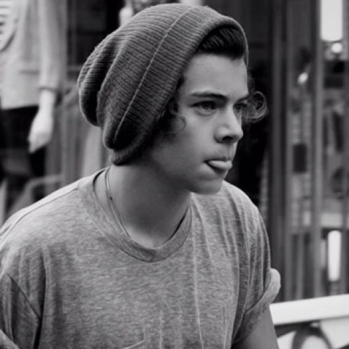 Hiiii, I'll be posting some harry pics from now on so have fun!!