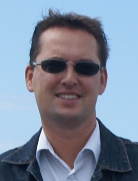 -- TROTS IT --
Ondernemer | ICT-er | Projectmanager | No-nonsense |