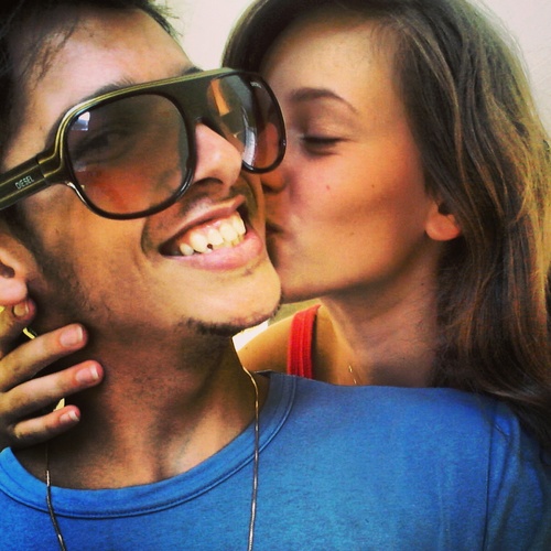 Artista plástico, aquariano, 22 anos, creio em Deus e amo minha mãe!