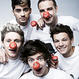 * Skateboard
+ Demi Lovato
+ One Direction 
+ Comida 
= Liifeee !!