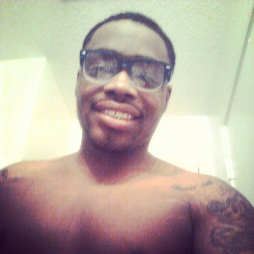 InfamousTay22's profile picture. Hated by many.... But wont be da first and def wont be da last but take yo ticket and stand in line lol 
 #Teamfollowback