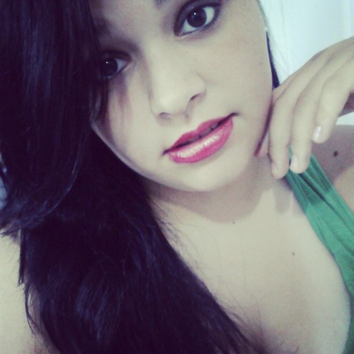 Ser uma JΘNΛSTIC, vai muito além de admirar os @JonasBrothers .É ter um amor impossível de explicar, é sentir a presença deles sem toca-los!
Me: @jhennysoette