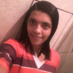 uma garota meiga,companheira,amiga e feliz!