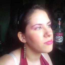 UCEVISTA de corazón. Siempre pensando en mejorar como ser humano. Hambrienta de información y conocimiento. 
Esclavo de las palabras, libre de pensamiento