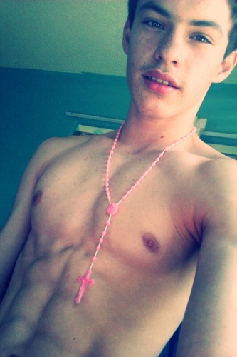 GodFirst. #BoyBeliever, Wrestler, Gym, Stay Strong! Add me kik,instagram / @iloveanthoni