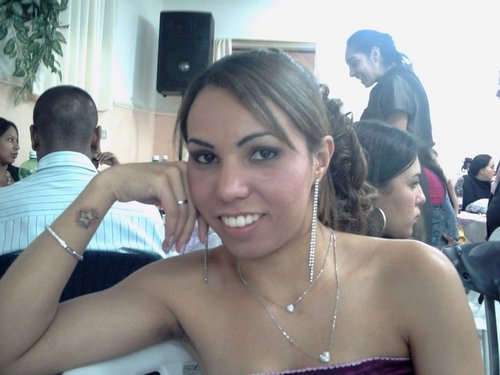 Mulher,Mãe,Esposa,Amiga,Divertida,Chorona,Nostalgica,Honesta,Dificil,facil,e muito mais....