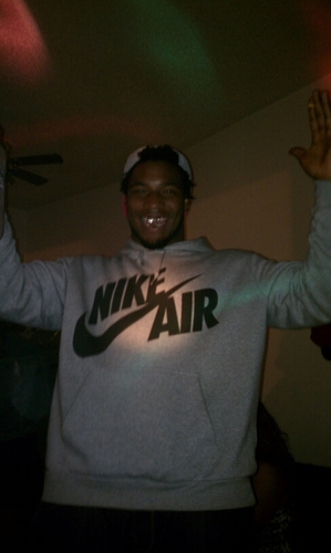 sappJr_56's profile picture. I rock all type of designers...