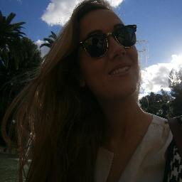 Estudante de mediciña na UdG. Morriñenta de nacemento.