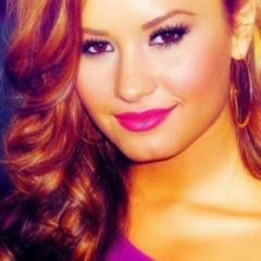 sou lovatic ! isso é o bastante que tenho a dizer sobre mim !