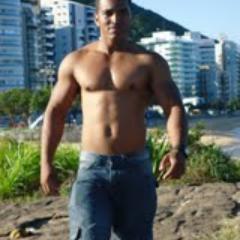 BOM EU UMA PESSOA QUE GOSTO DAS COISAS CERTESAS SOU MUITO SINCERO SOU ATENCIOSO CARINHOSO DEDICADOR SOU MUITO PALHAÇO QUANDO TEM QUE SER