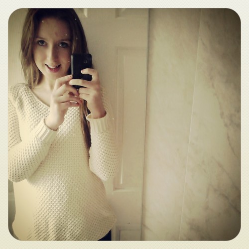 My name is Lisa. Im 16 and love to dance sing and act. I love my family, friends and music! :-)