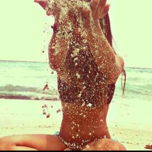 Tan and classy. Glitter loving and sassy.