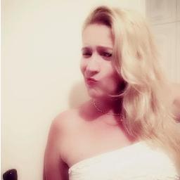 ´´  Clara leão  é minha segunda mãe ´´ ´´minha família @ClaraLeao_ @CHRIS_LEAO  @_BRUNALEAO  @KikiLeao .