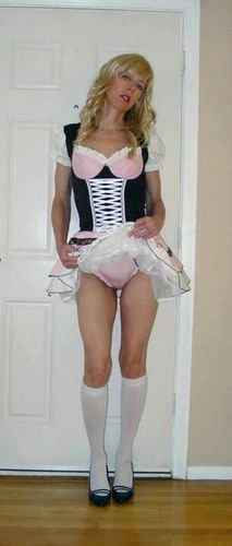 I like all shemales,,  tranny's,,, ladyboy's,,, crossdressers,, and transsexual...  if u in riyadh and want real meet.. plz add me
