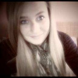 Hi I am Julie. I am 14 years old and I´m from the Czech republic in Europe. And I am Belieber!♥ Please do not hate for that I'm belieber♥ Thank u.♥ L.O.V.E.♥