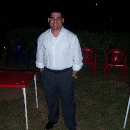 Naci un 25 de agosto de 1977, atleta por mas de 10 años, empresario por mas de 10 años, casado y padre de 3 hijos