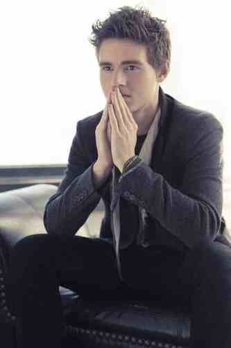 Im a little lost and im trying to figure it out. #Ginson{Semi-Literate Rp|17|Thg|Fc: Callan McAuliffe}