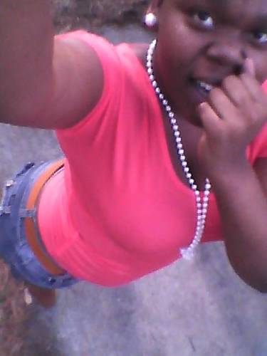 danyell_dopeass's profile picture. i hate being sober!!