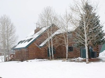 Old Texan Who Owns A Luxury Log Cabin - 20 Miles From Wolf Creek Ski Area - On Golf Course - Vacation Rental