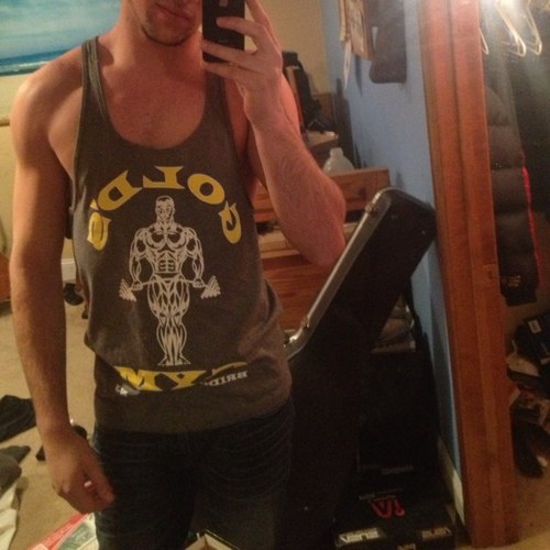 Nutrition major at rutgers, NJ Get big Avi is me Snapchat: Surfinman945 Kik: fit2beking