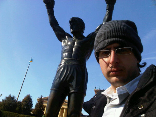 Informático y periodista argentino. Hincha Campeón del Mundo. Creo en la familia, lo primero. Amante de los animales, el boxeo y la escritura.