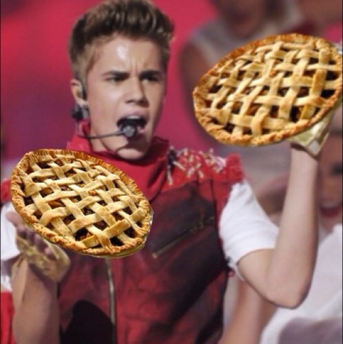 when I was 13 i had my first love..but now im 16
@ArianaGrande follows
