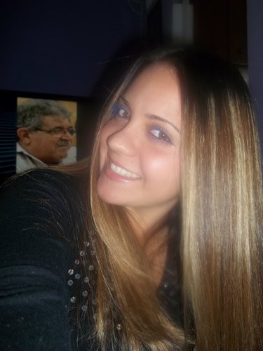 Amo meu namorado Douglas, sou aquariana, sou louca pelo BBB, gosto de pagode, sou corinthiana, sou formada em educação física e amo crianças