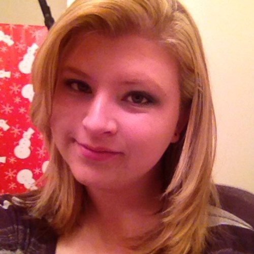 21 female usa 
Feel free to dm me I'm normally bored. And im open to new friends :)
#Followback #TeamDiamond