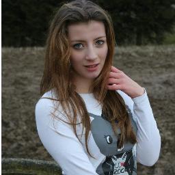 Hi . I am from Slovakia/Narnia ... I love Justin Bieber :**