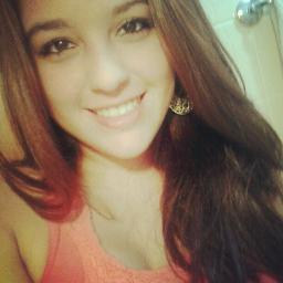 flaavia_r's profile picture. 