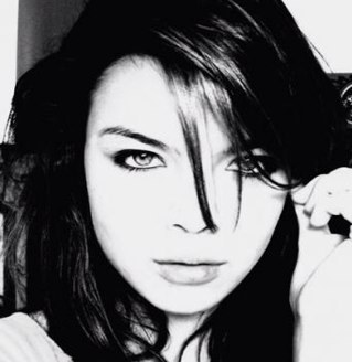 I'm Pansy Parkinson...I am on Slytherin House..Harry Potter!Watch out!The dementors are coming..!*laughs*[RP/+18]Sometimes i wish i could save you~